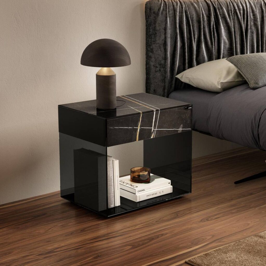 Bignotti-Interni-camera-da-letto-Lago-comodini-UpGlass