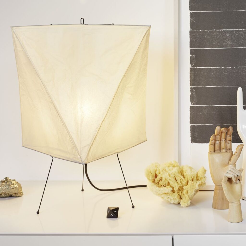 Bignotti-Interni-illuminazione-Vitra-lampada-da-tavolo-Akari-YA2