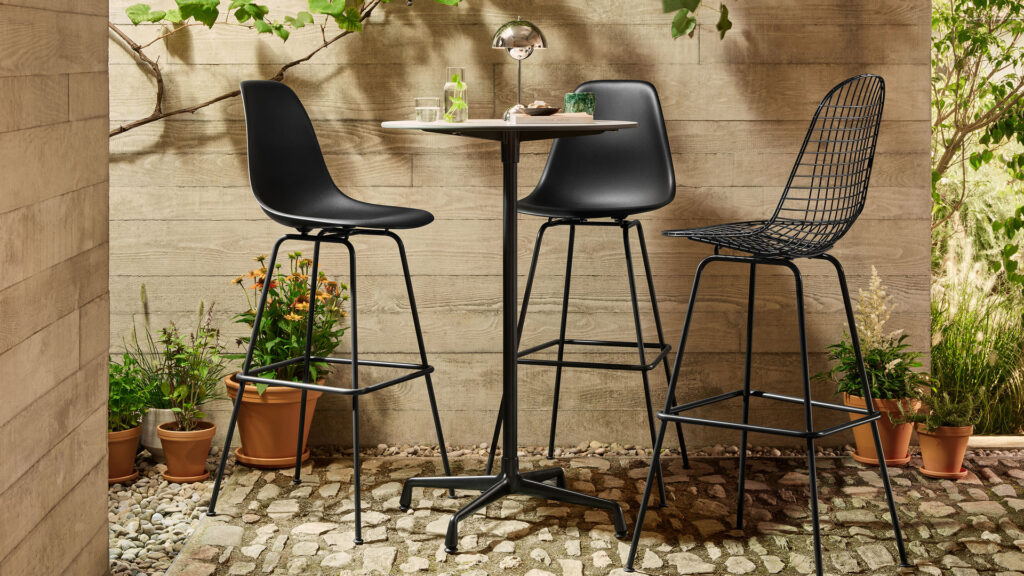 Bignotti-Interni-sedute-Vitra-sgabelli-tavolo-bar